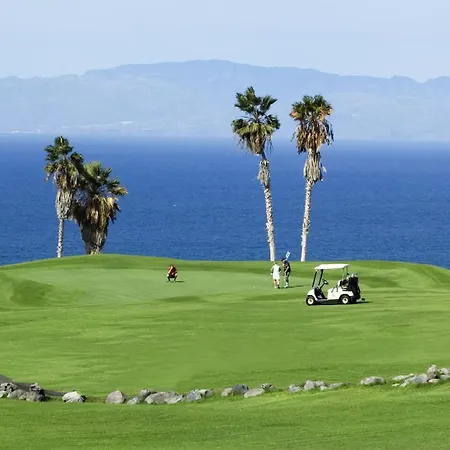 Acogedor Con Vistas Al Mar En * 阿德耶